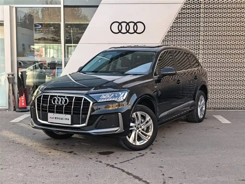 Audi Q7 2024 из CN, фото 1
