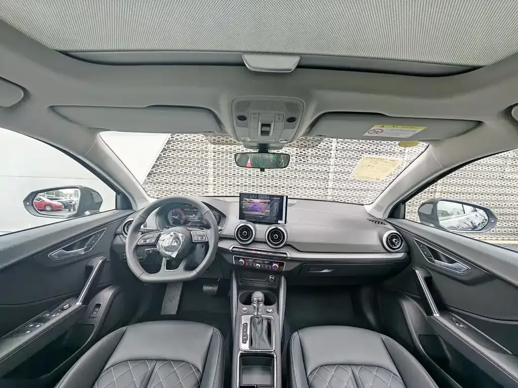 Audi Q2L 2025 из CN, фото 8