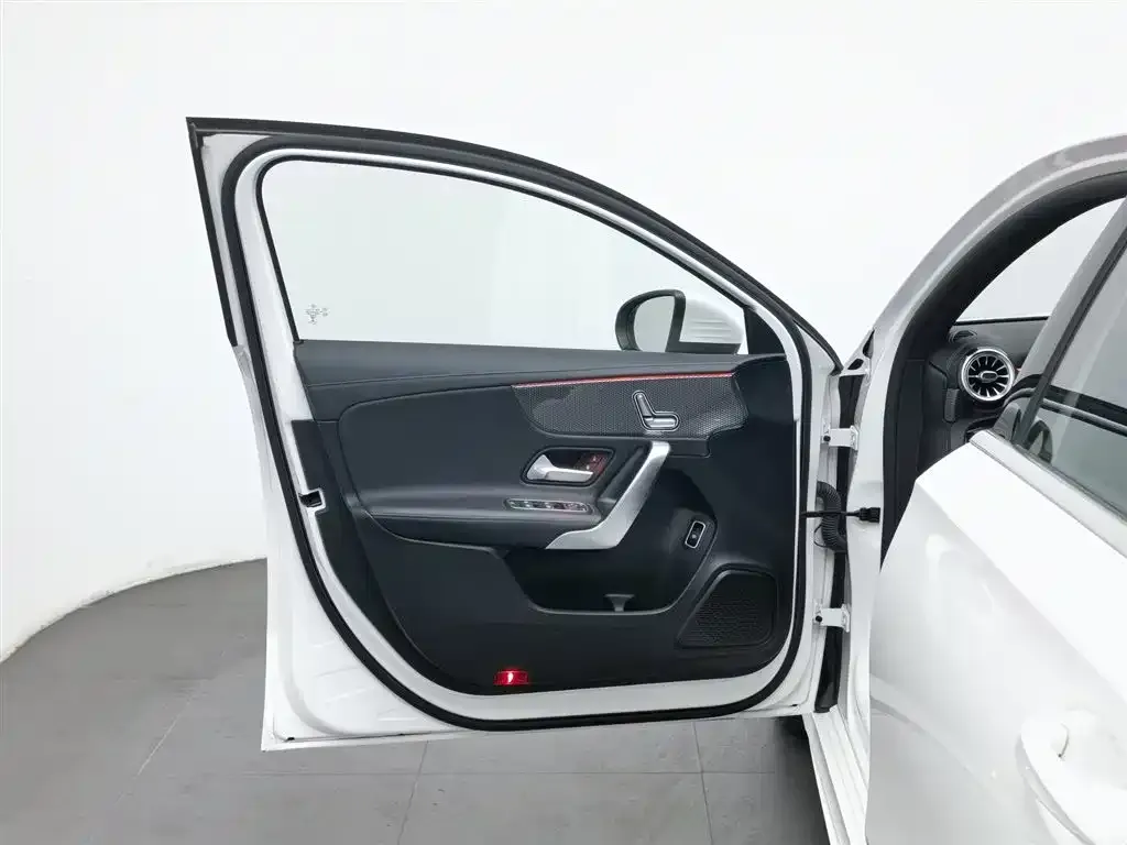 Mercedes-Benz A-Class 2021 из CN, фото 8