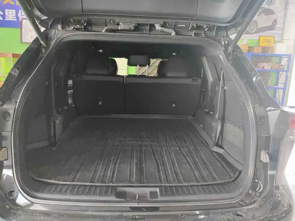 Toyota Crown Kluger 2023 из CN, фото 10