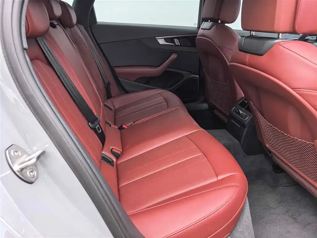 Audi A4L 2025 из CN, фото 7