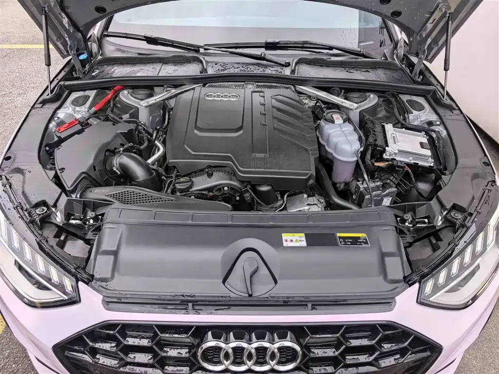 Audi A4L 2025 из CN, фото 9