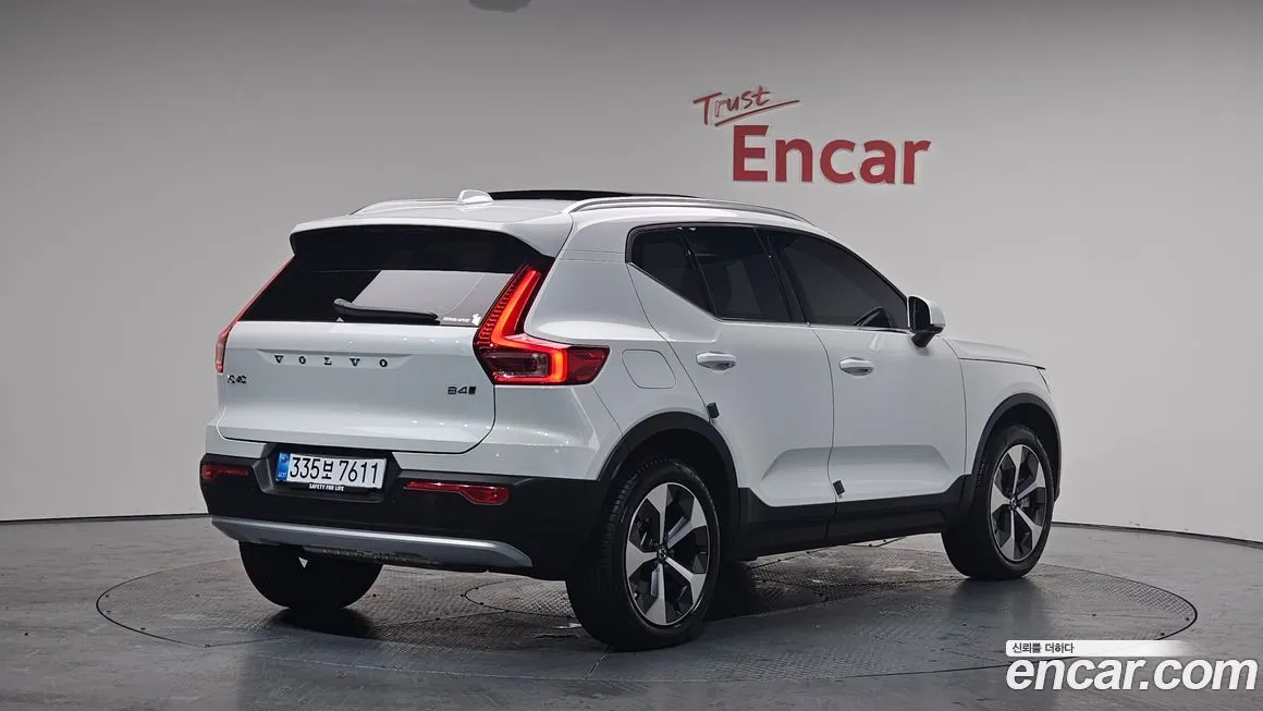 Volvo XC40 — фото 2
