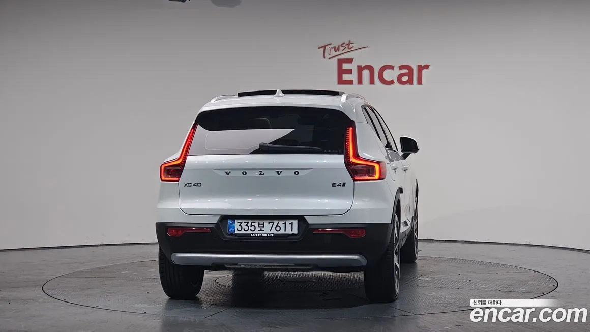 Volvo XC40 — фото 4