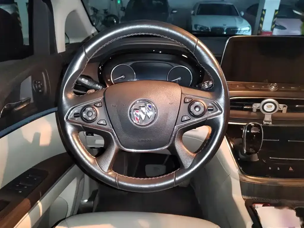 Buick GL8 2021 из CN, фото 3