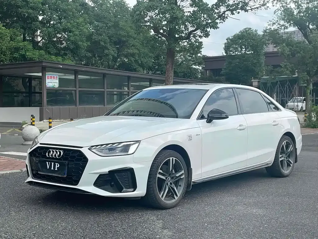 Audi A4L 2022 из CN, фото 1