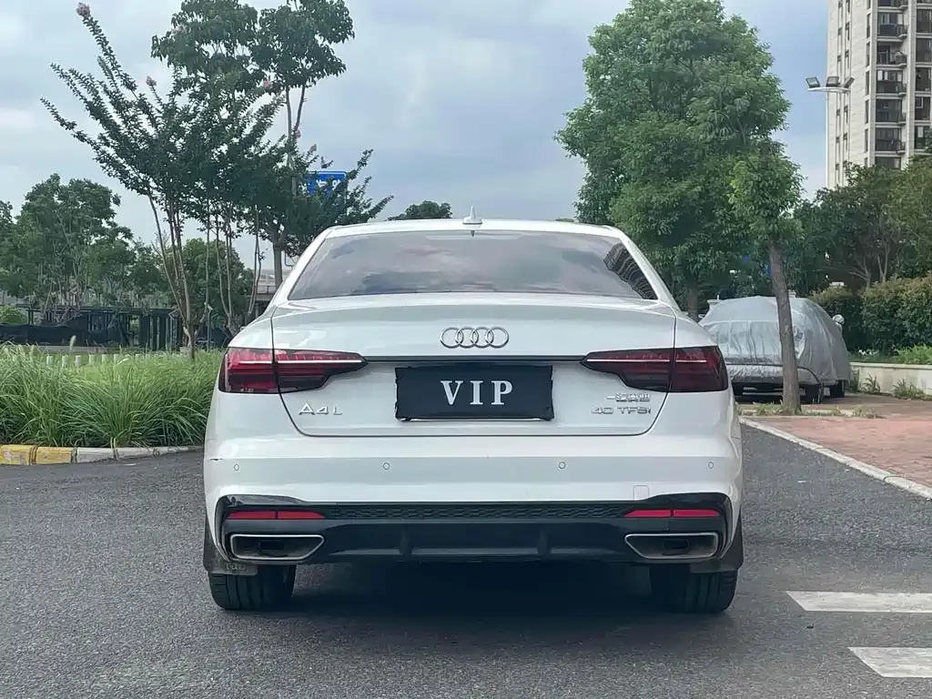 Audi A4L 2022 из CN, фото 5