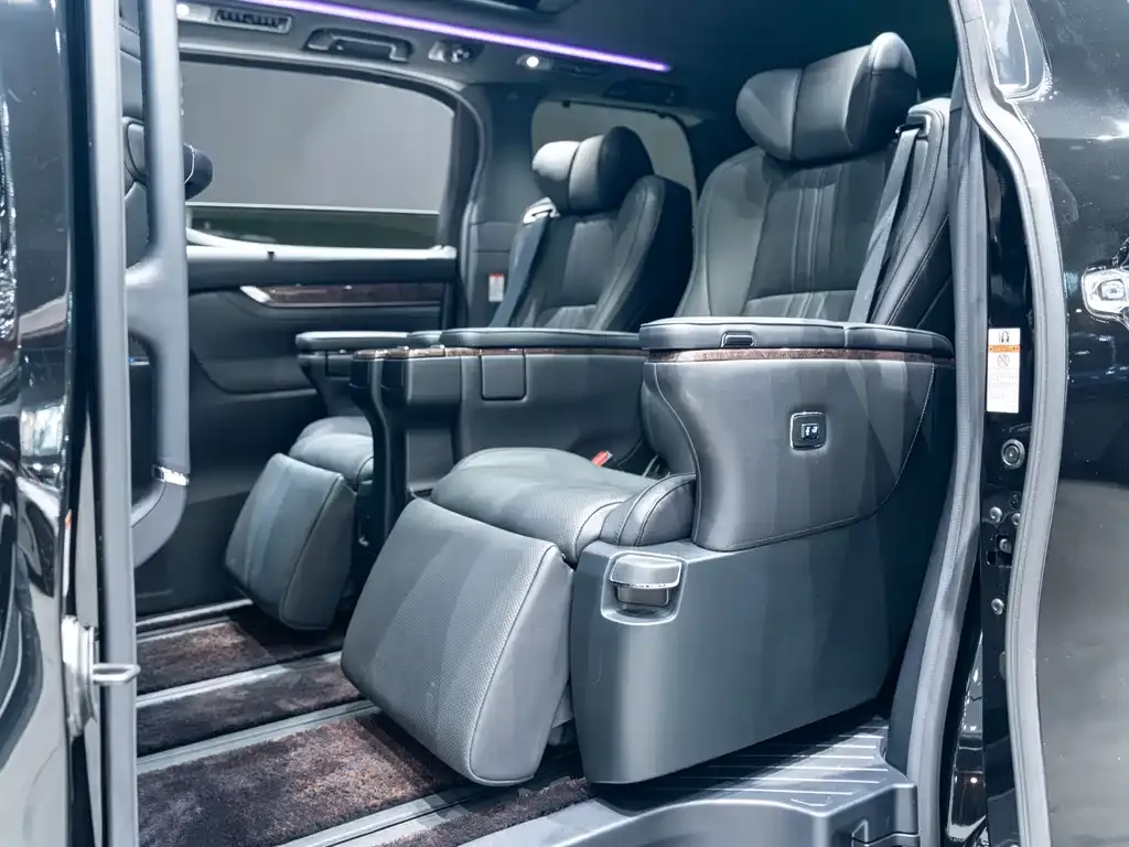 Toyota Alphard 2021 из CN, фото 10