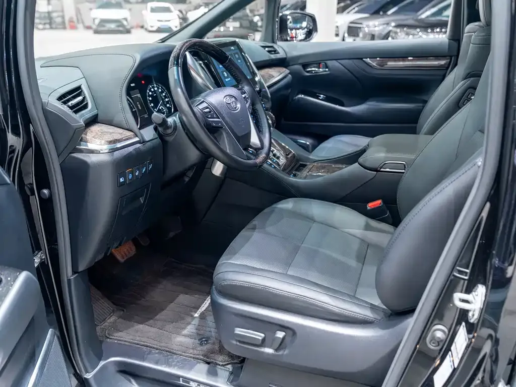 Toyota Alphard 2021 из CN, фото 8