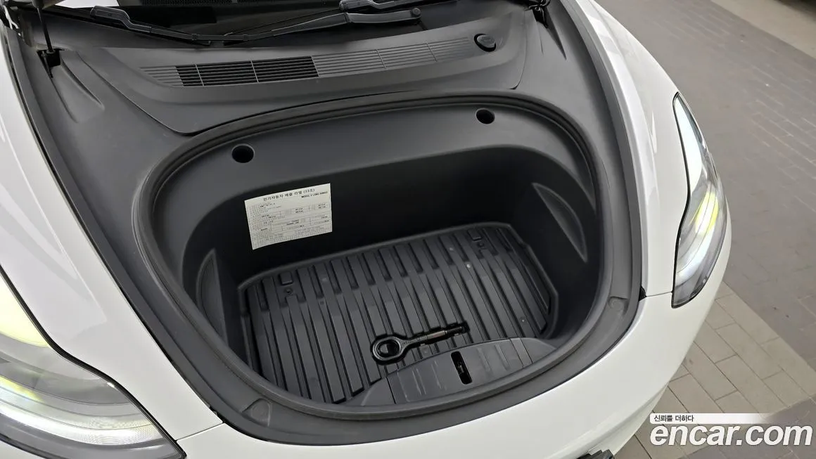 Tesla Model 3 — фото 6
