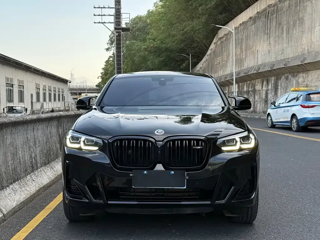 BMW X4 M40i 2023 из CN, фото 3