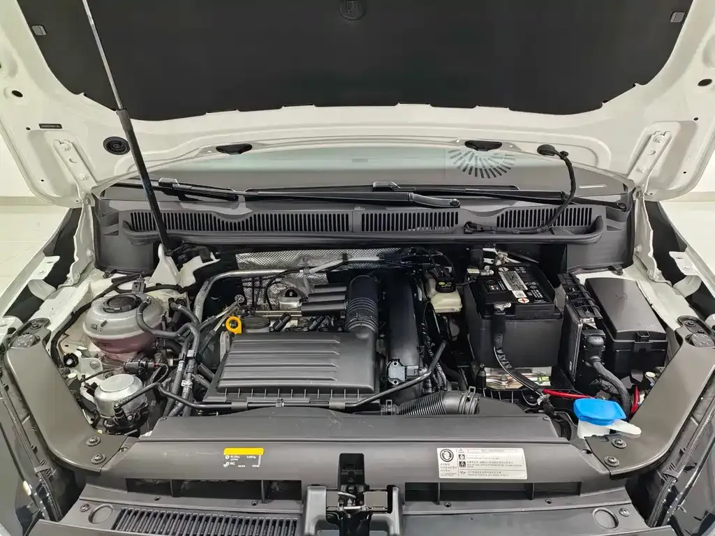 Volkswagen Touran 2021 из CN, фото 10