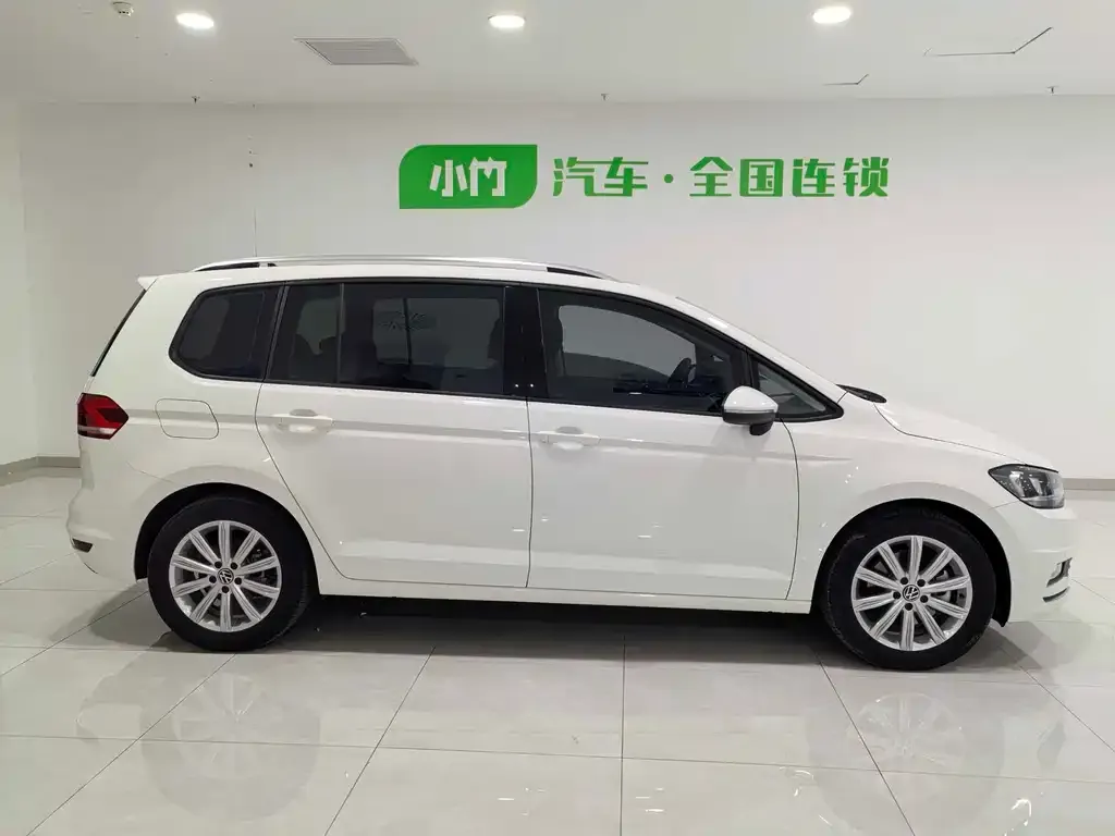 Volkswagen Touran 2021 из CN, фото 3