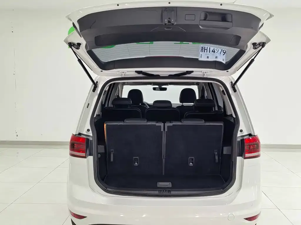 Volkswagen Touran 2021 из CN, фото 6