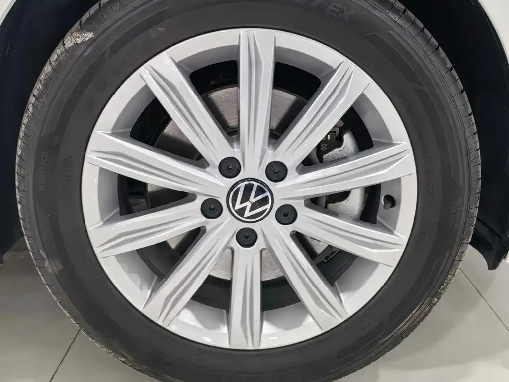 Volkswagen Touran 2021 из CN, фото 9