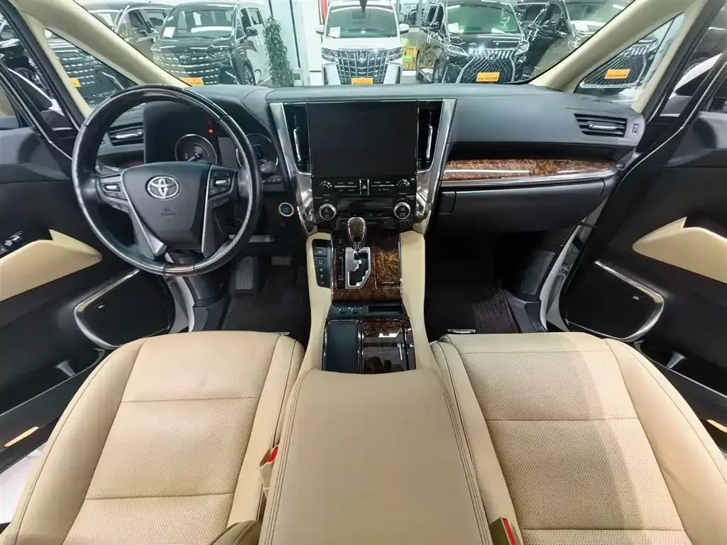 Toyota Alphard 2021 из CN, фото 10