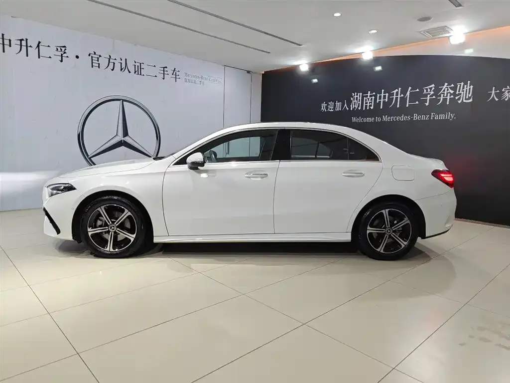 Mercedes-Benz A-Class 2024 из CN, фото 4