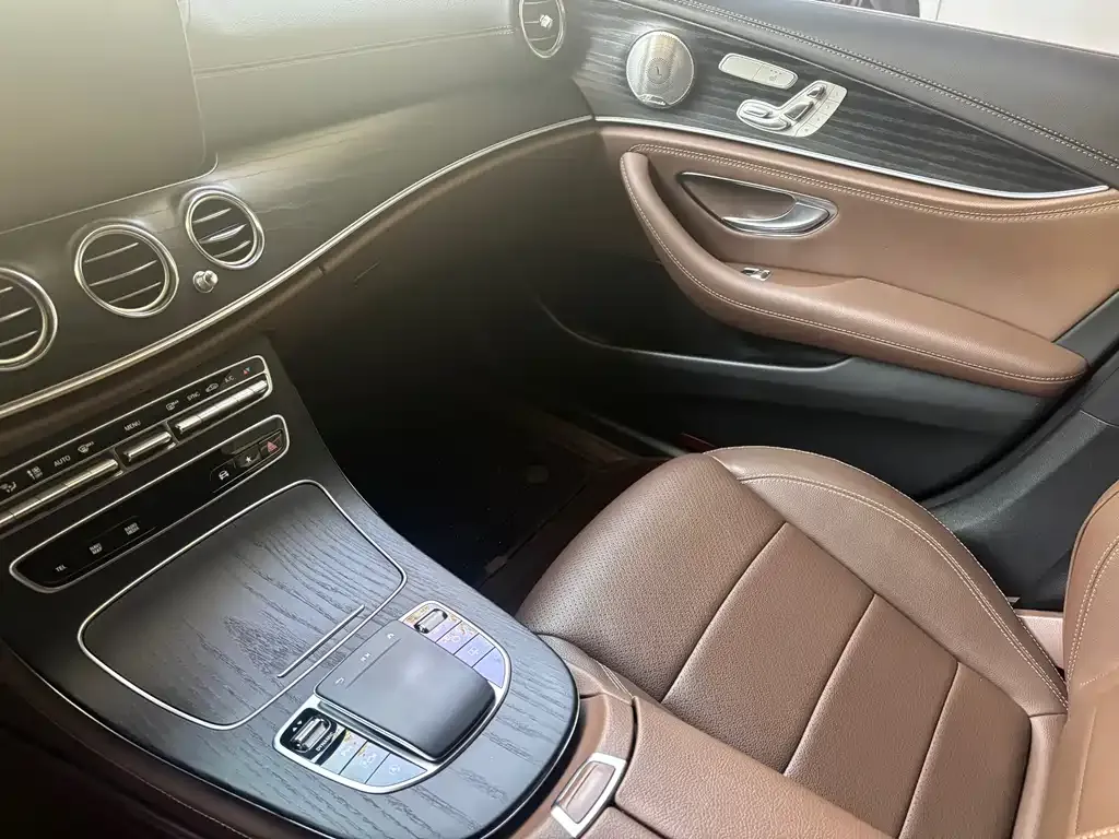 Mercedes-Benz E-Class 2023 из CN, фото 7