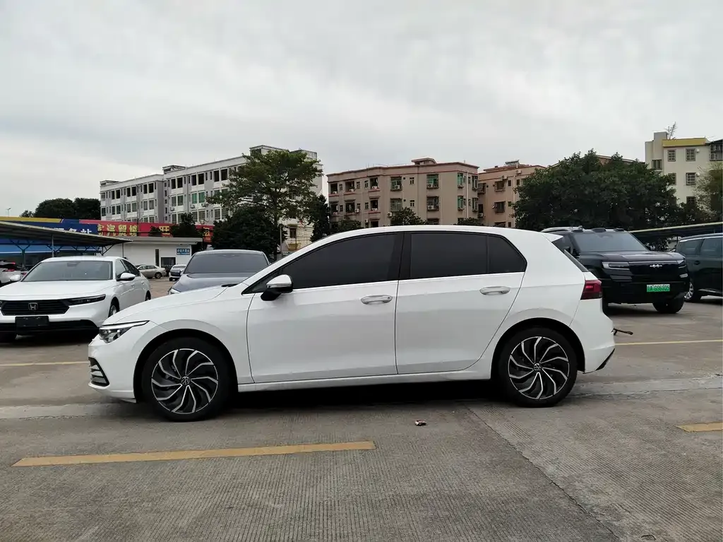 Volkswagen Golf 2022 из CN, фото 4
