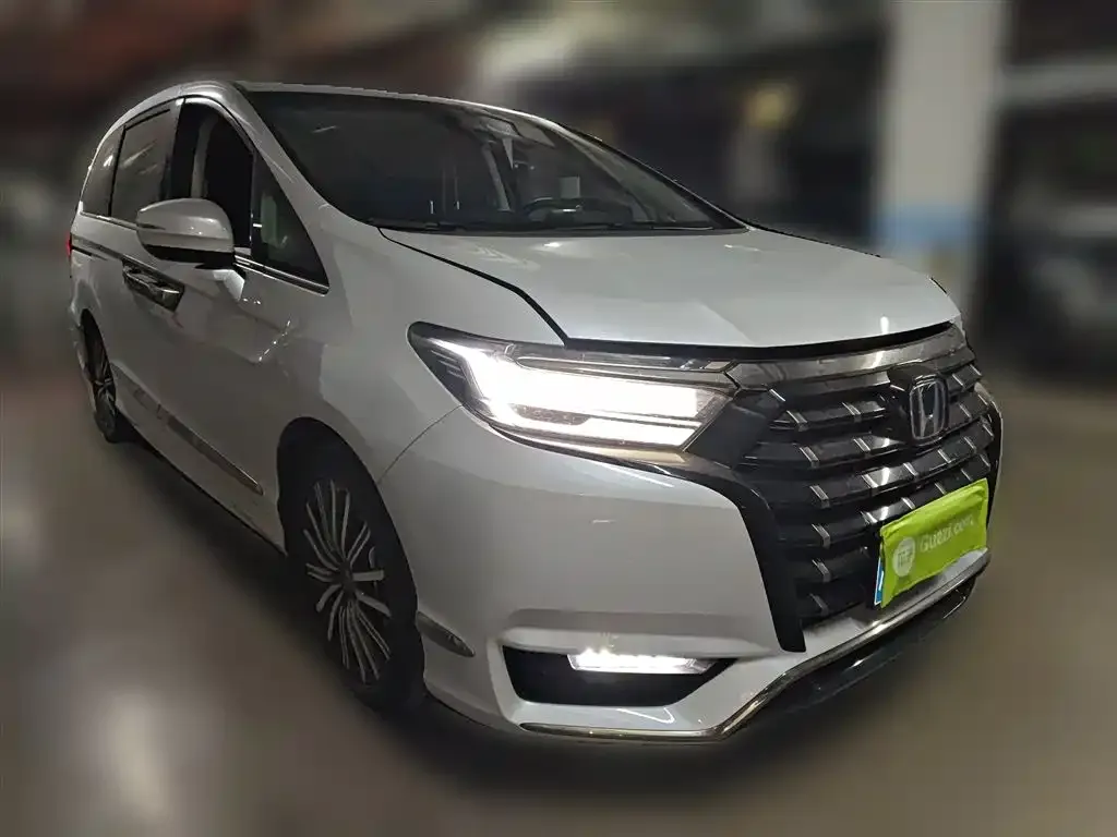 Honda Elysion 2024 из CN, фото 4