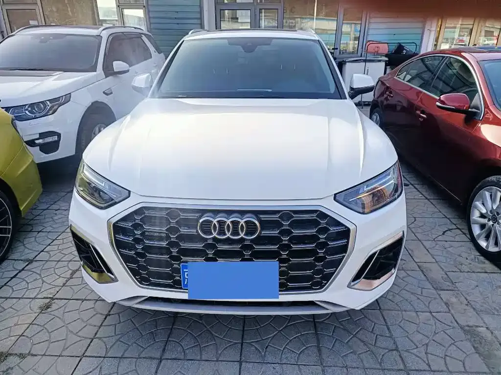 Audi Q5L 2022 из CN, фото 2