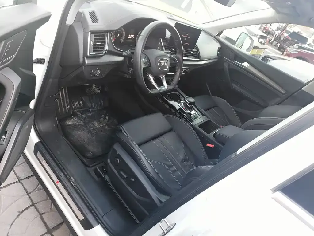 Audi Q5L 2022 из CN, фото 7