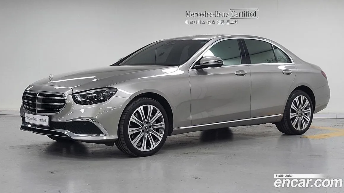 Mercedes-Benz E-Class — фото 1