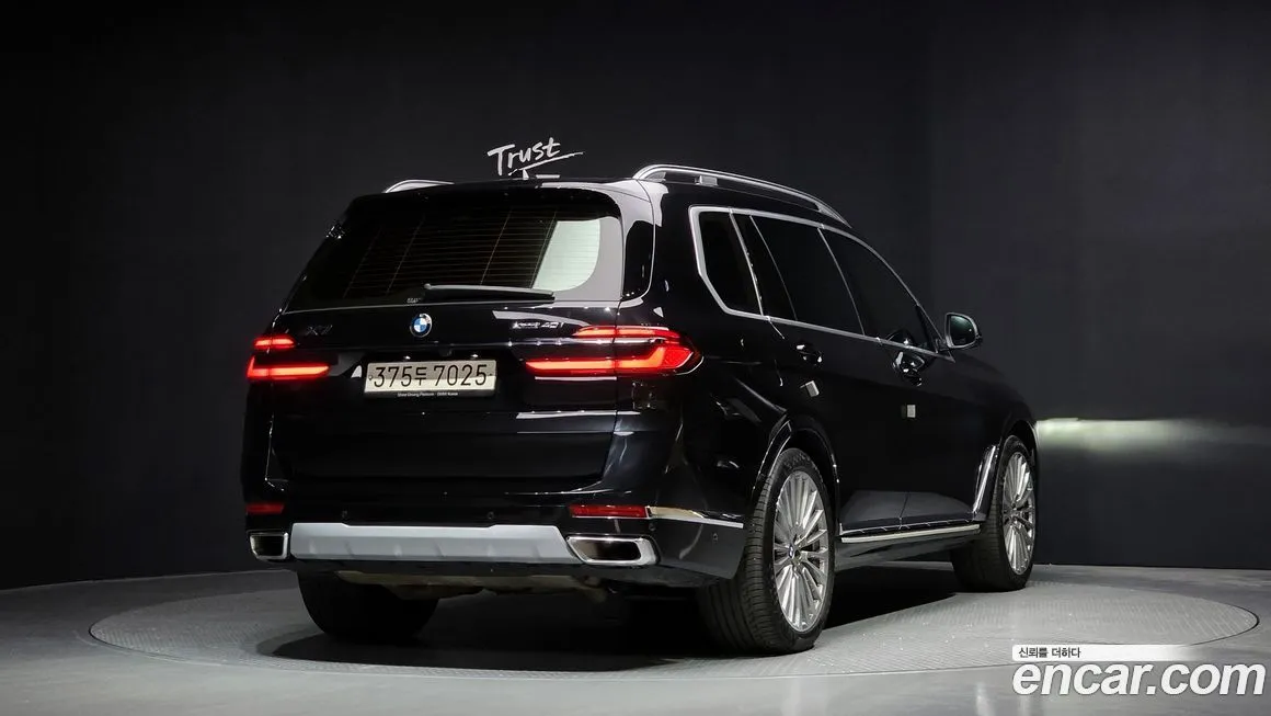 BMW X7 — фото 2