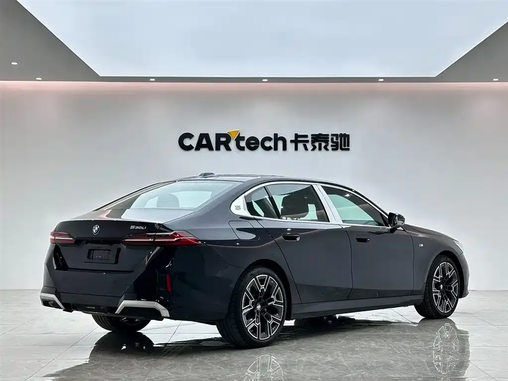 BMW 5 Series — фото 5
