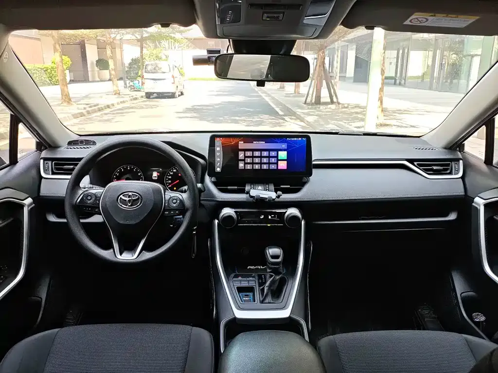 Toyota RAV4 2023 из CN, фото 7