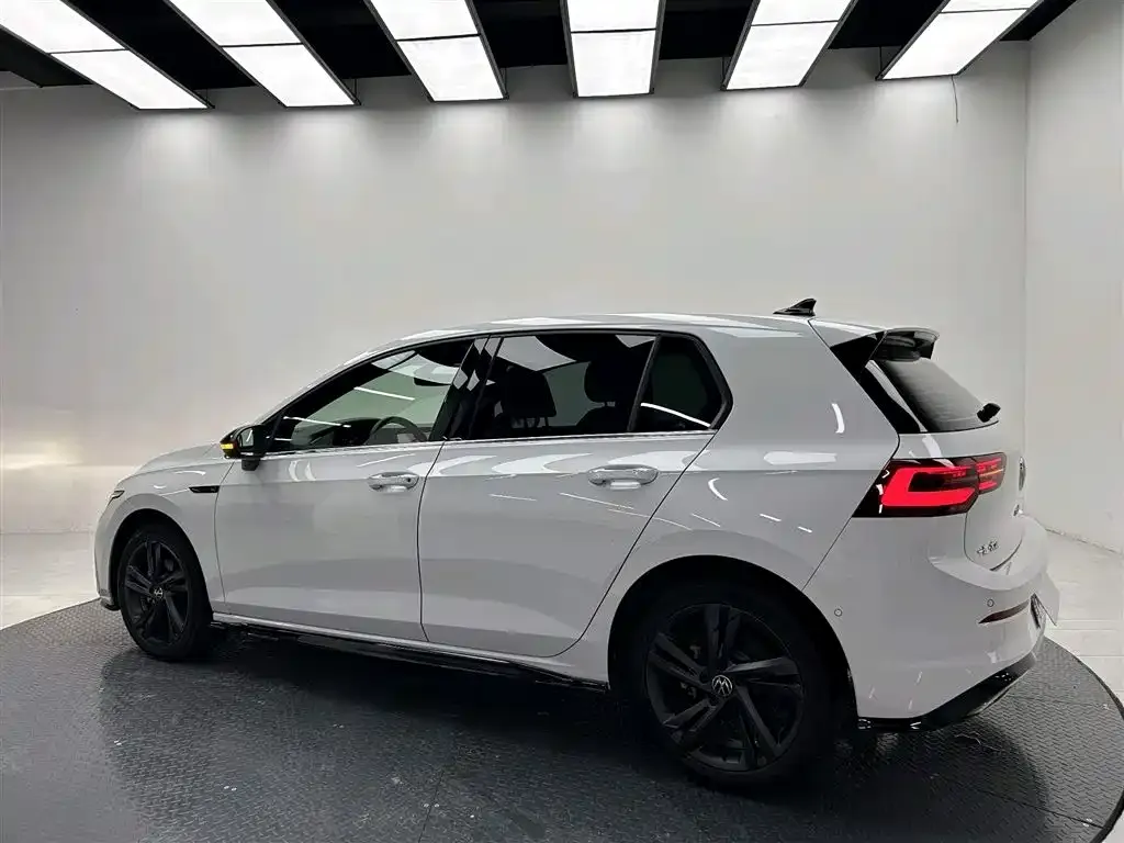 Volkswagen Golf 2022 из CN, фото 2