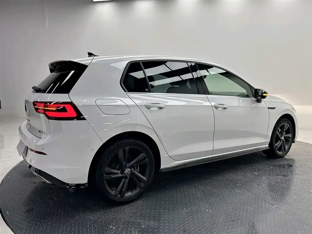 Volkswagen Golf 2022 из CN, фото 4