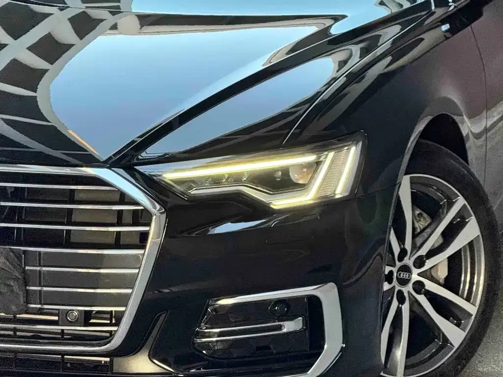 Audi A6L — фото 2
