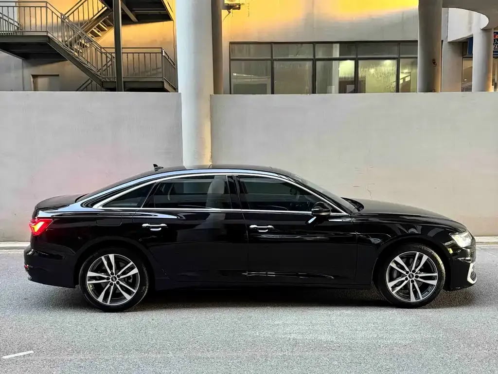 Audi A6L — фото 5