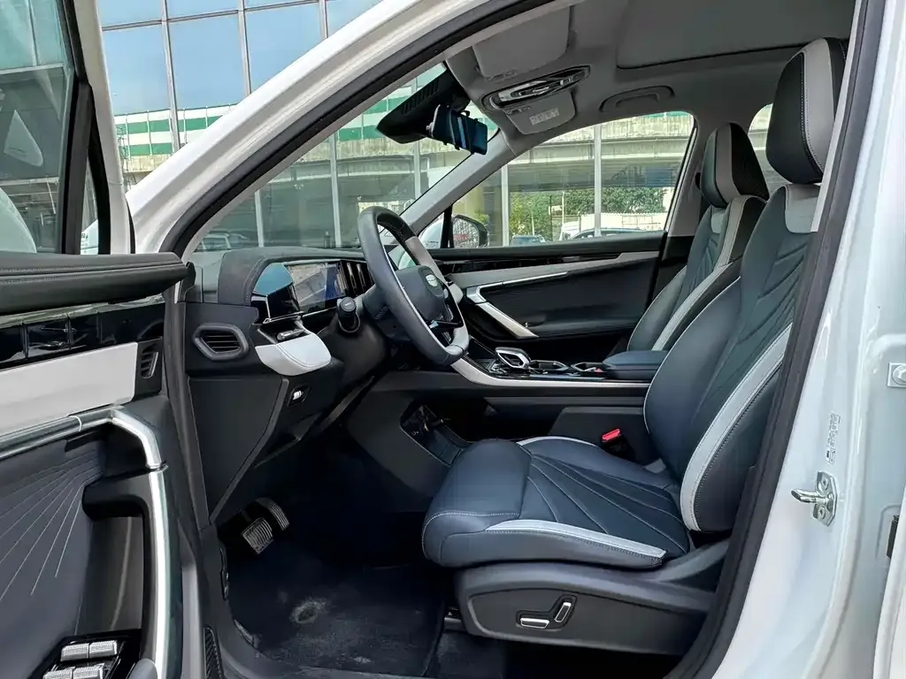 Geely Boyue L 2024 из CN, фото 3