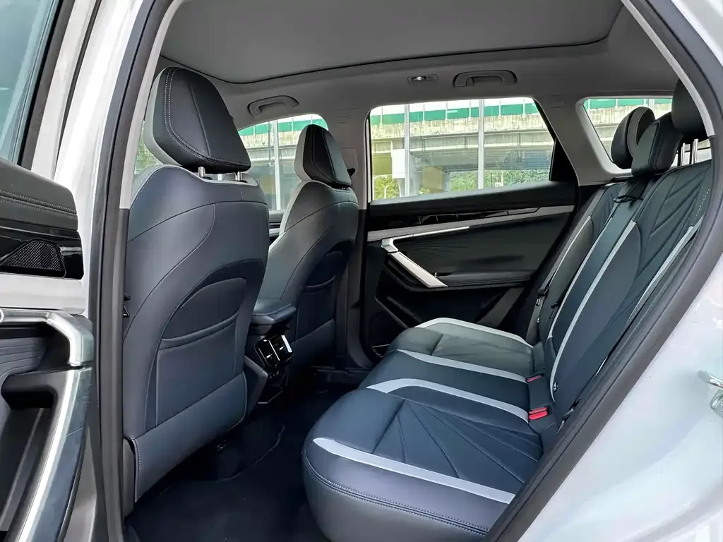 Geely Boyue L 2024 из CN, фото 4