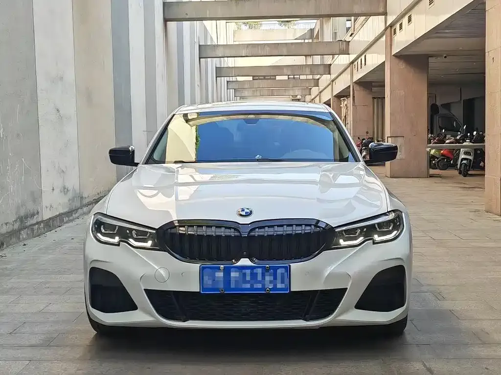 BMW 3 Series 2021 из CN, фото 2