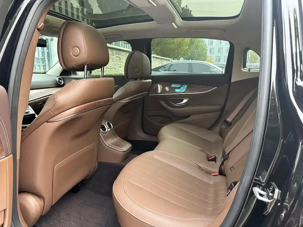 Mercedes-Benz E-Class 2023 из CN, фото 7