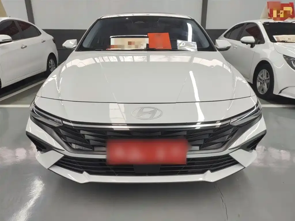 Hyundai Elantra — фото 3