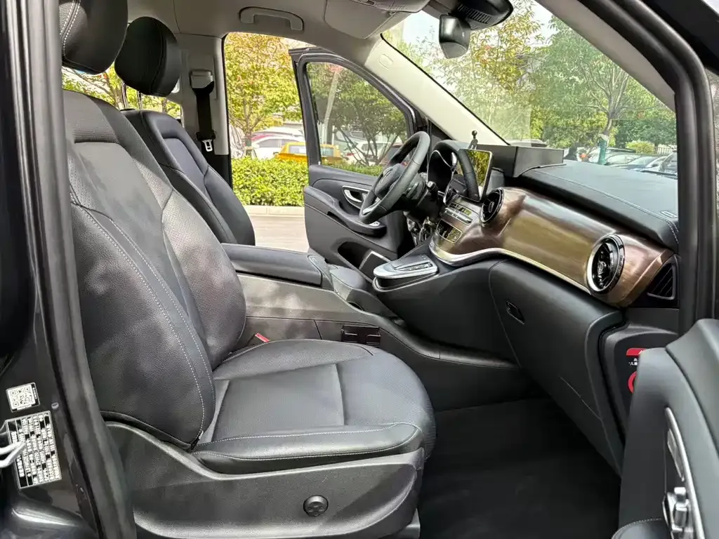 Mercedes-Benz V-Class 2022 из CN, фото 8