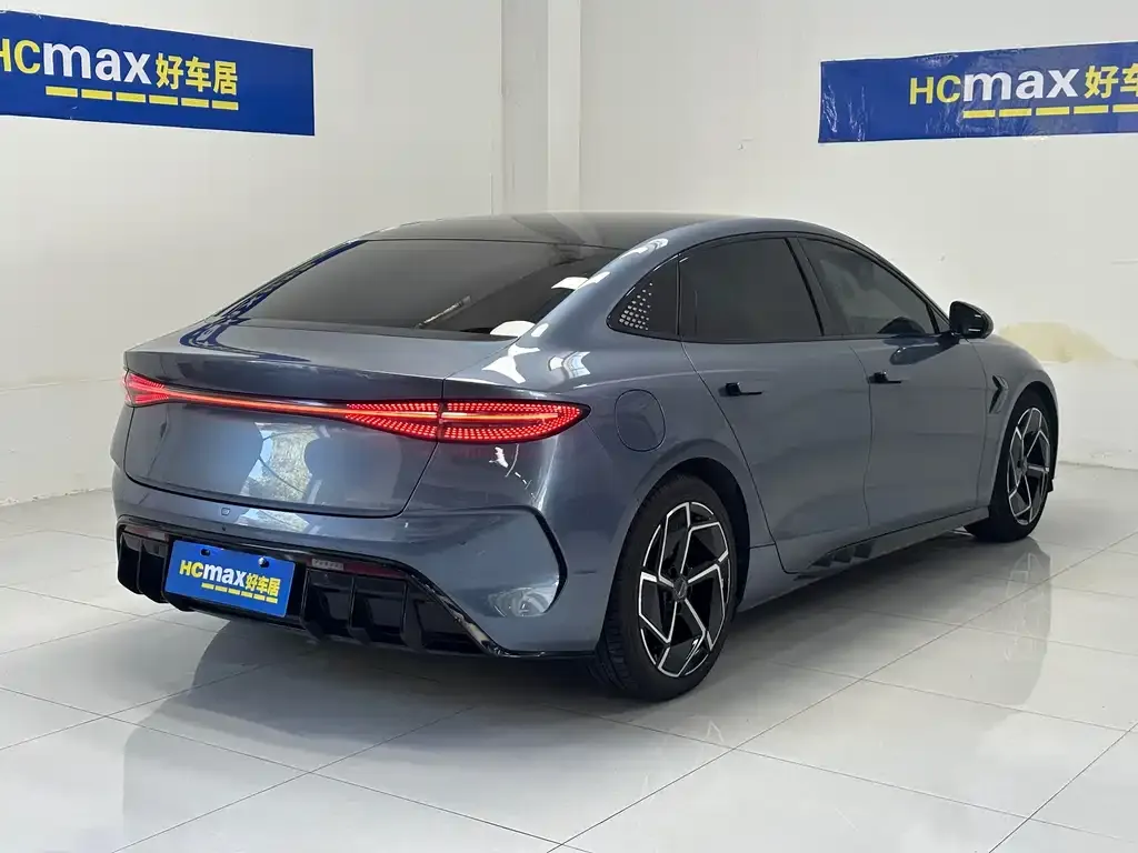 BYD Seal — фото 4