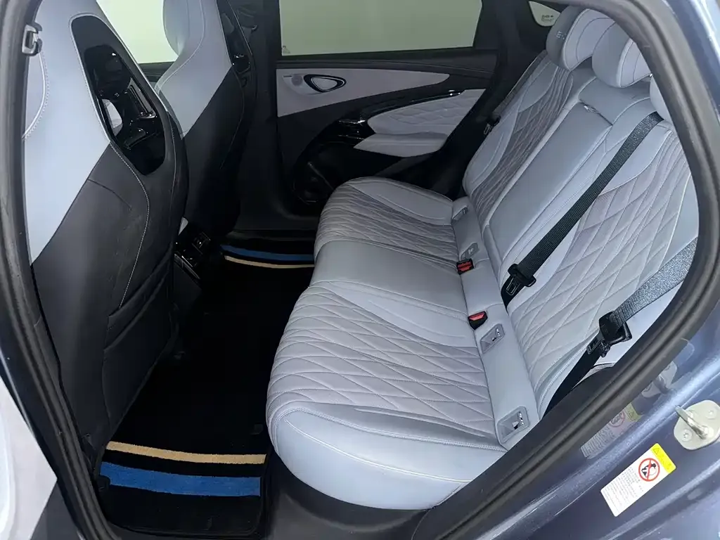 BYD Seal — фото 8