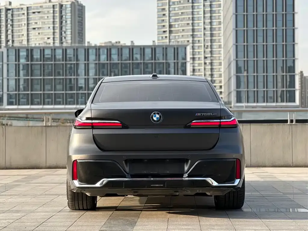 BMW i7 — фото 5