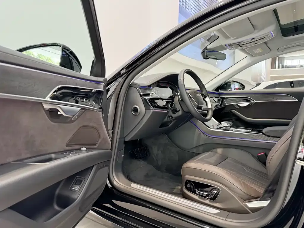 Audi A8 2024 из CN, фото 5