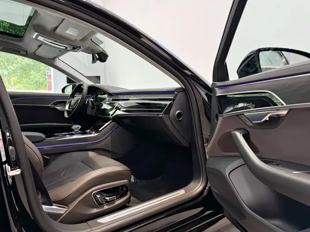 Audi A8 2024 из CN, фото 7