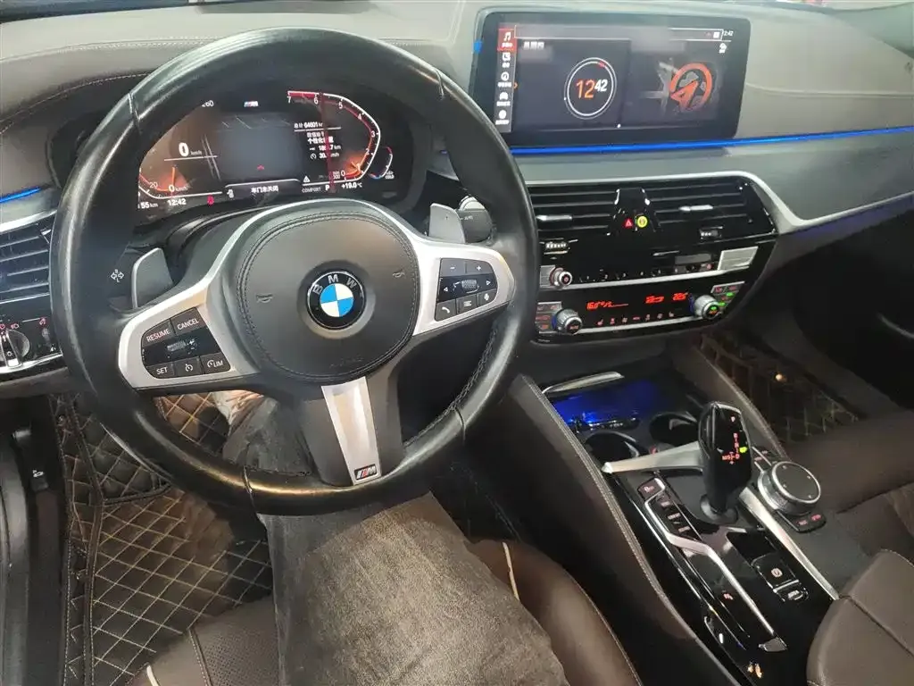 BMW 5 Series — фото 10