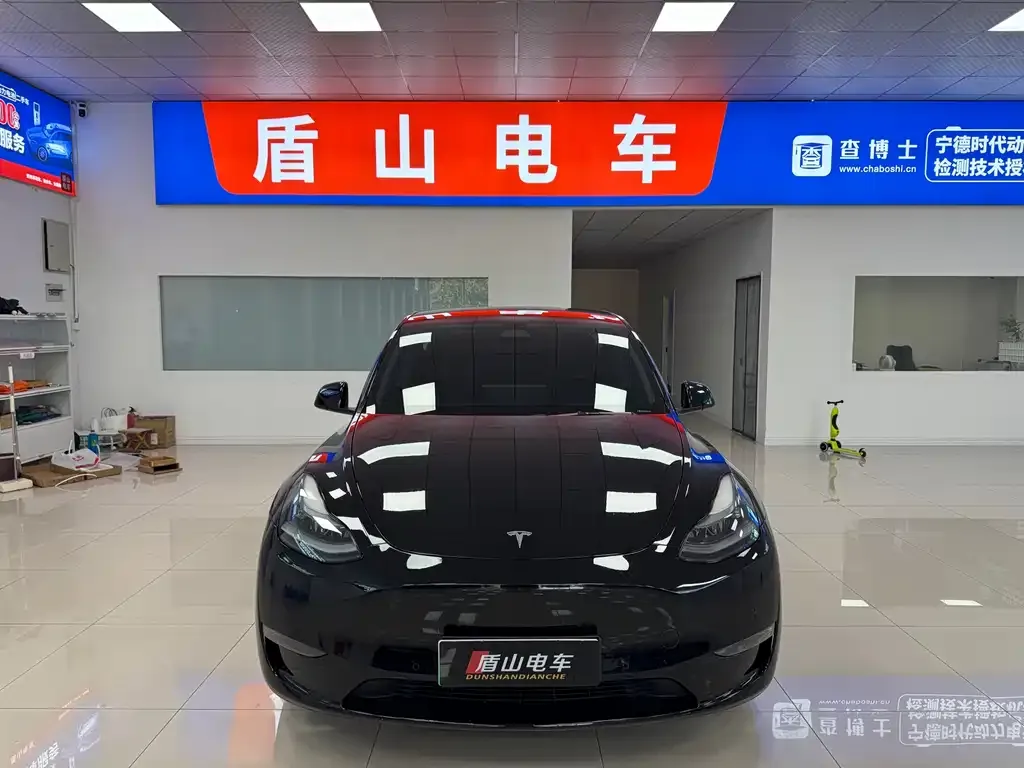 Tesla Model Y 2023 из CN, фото 2