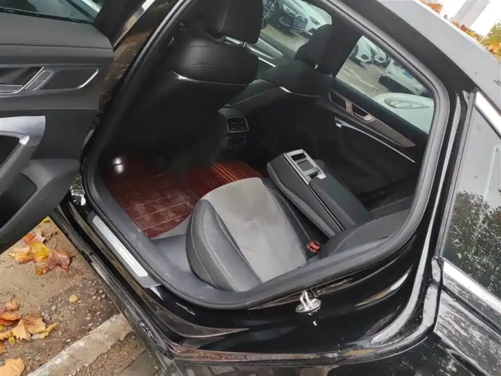 Audi A6L 2025 из CN, фото 6