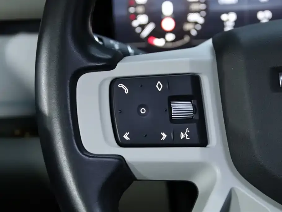Land Rover Defender — фото 10