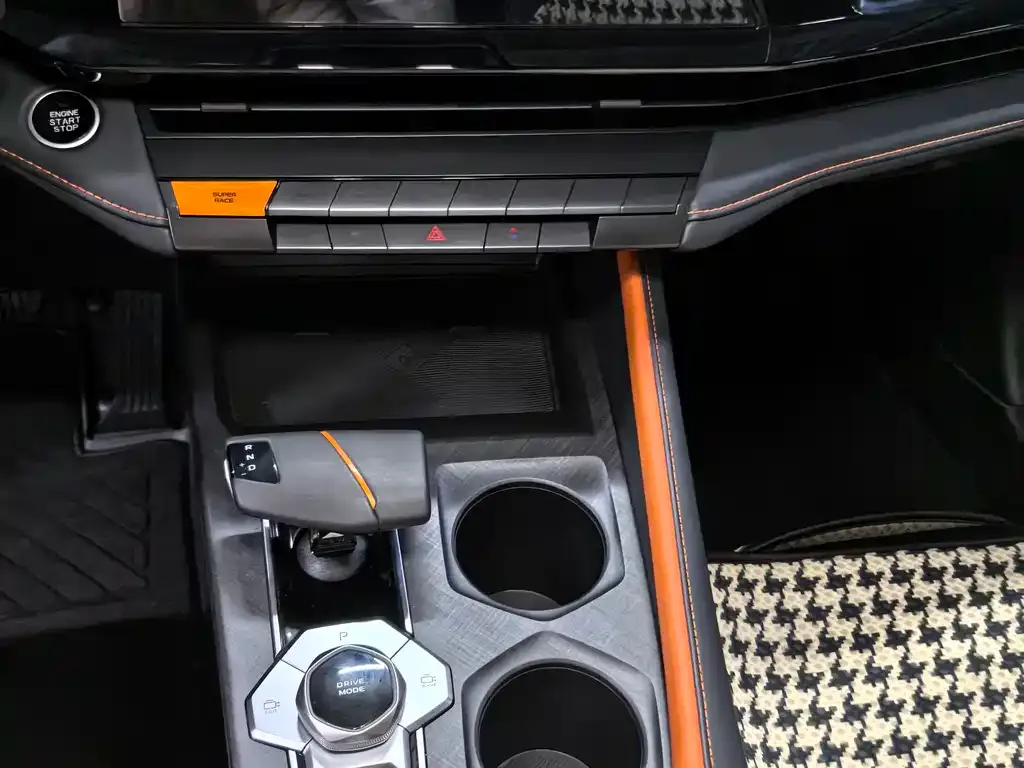 Changan UNI-V 2023 из CN, фото 8